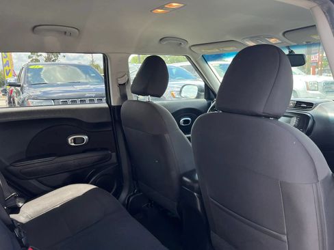 Used 2014 Kia Soul FWD image 15