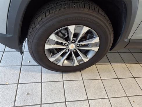 Used 2026 Chevrolet Equinox LT w/ Convenience Package II FWD image 5