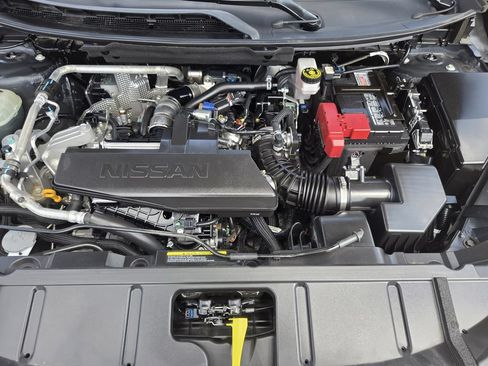 Used 2025 Nissan Rogue S AWD/4WD image 29