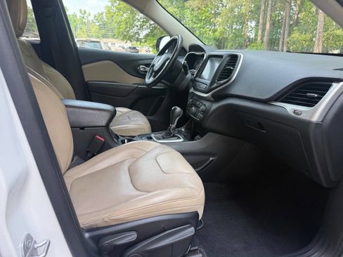 Used 2015 Jeep Cherokee Limited w/ Luxury Group AWD/4WD image 26