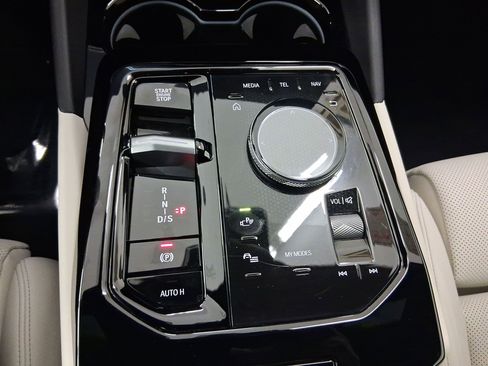 Used 2025 BMW 530i image 15