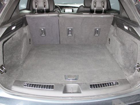 Used 2020 Cadillac XT4 Premium Luxury image 32