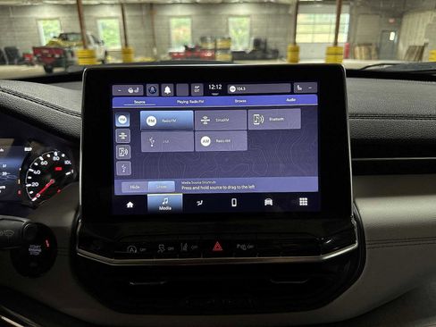 Used 2023 Jeep Compass Limited image 20