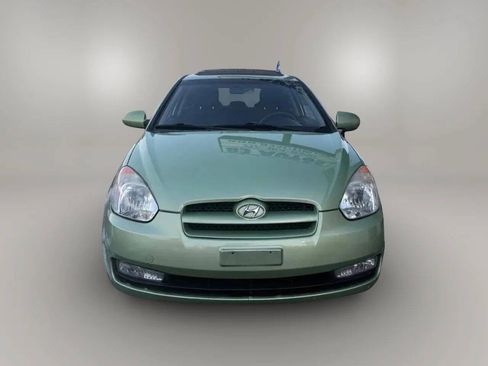 Used 2009 Hyundai Accent SE w/ Premium Equipment Pkg 4 image 2