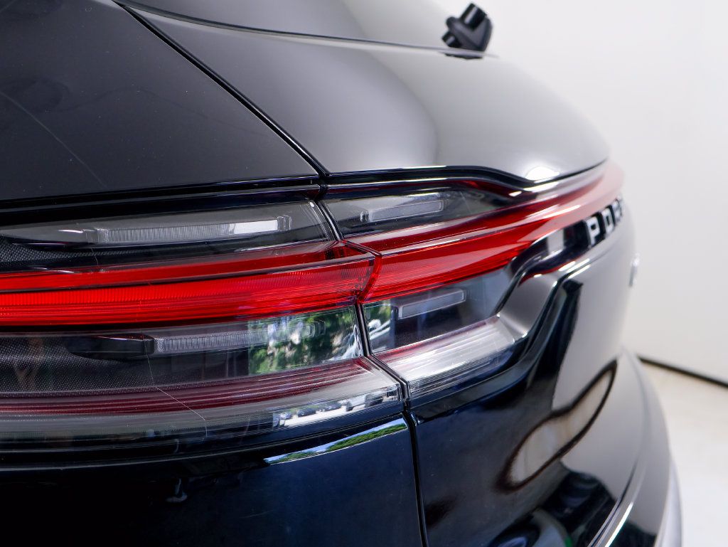 Certified 2026 Porsche Macan AWD/4WD image 26