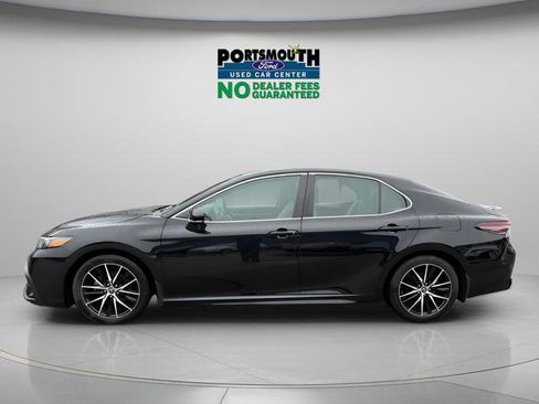 Used 2023 Toyota Camry SE w/ Audio Upgrade Package FWD image 2