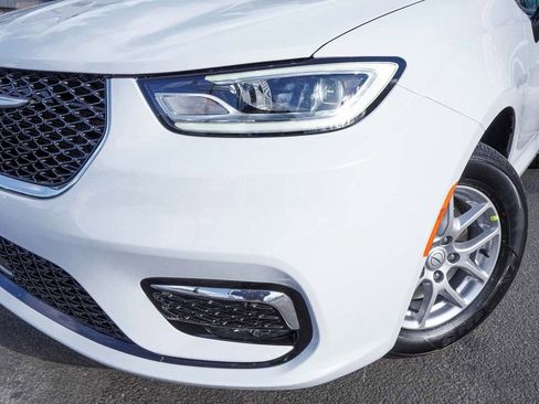 New 2026 Chrysler Pacifica Select image 46
