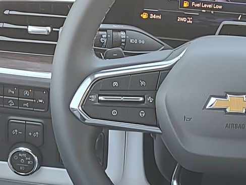 New 2026 Chevrolet Suburban Premier AWD/4WD image 21