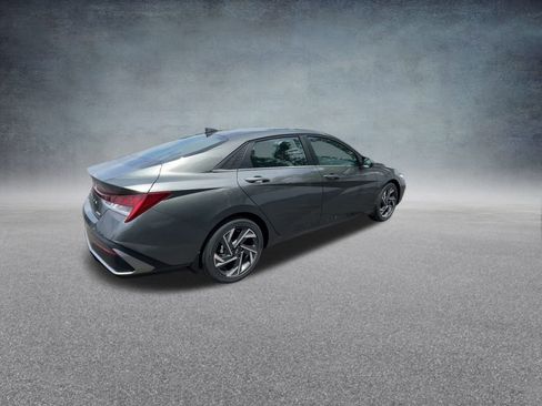 New 2025 Hyundai Elantra Limited image 22