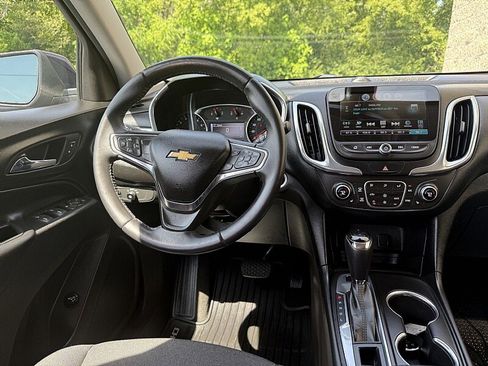 Used 2018 Chevrolet Equinox LT w/ Sun & Infotainment Package AWD/4WD image 11