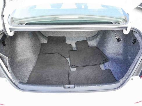 Used 2019 Honda Accord LX image 24