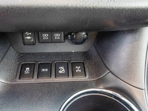 Used 2017 Toyota Highlander XLE AWD/4WD image 30