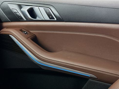 Used 2021 BMW X5 xDrive45e w/ M Sport Package image 17