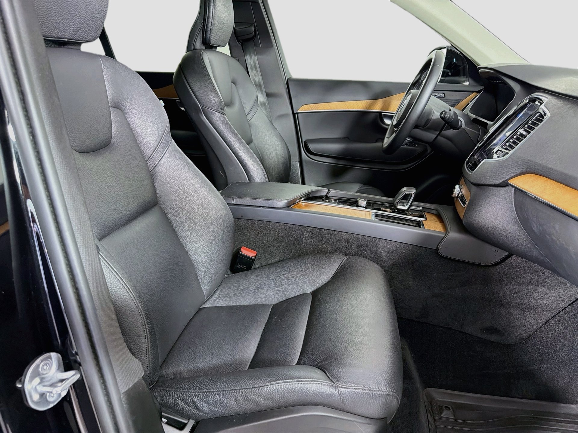 Used 2023 Volvo XC90 B6 Plus w/ Protection Package Premier AWD/4WD image 30