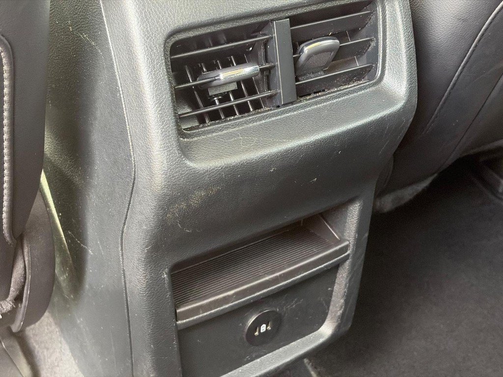 Used 2024 Ford Edge SEL AWD/4WD image 11
