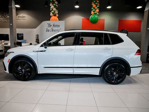 Used 2024 Volkswagen Tiguan SE R-Line image 8