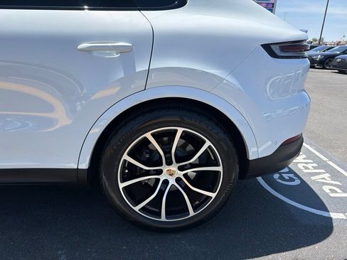 Used 2024 Porsche Cayenne Coupe AWD/4WD image 7
