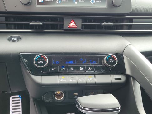 New 2026 Hyundai Elantra Sport FWD image 27