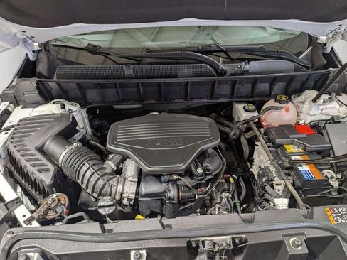 Used 2019 GMC Acadia SLE image 32