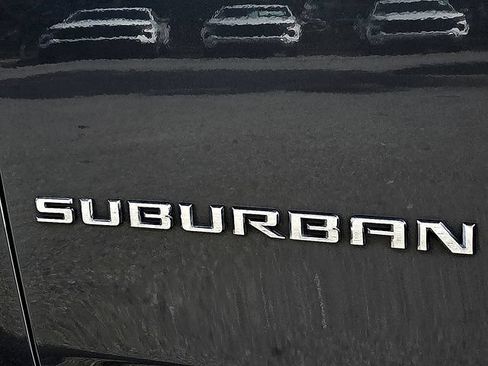 Certified 2022 Chevrolet Suburban High Country AWD/4WD image 12
