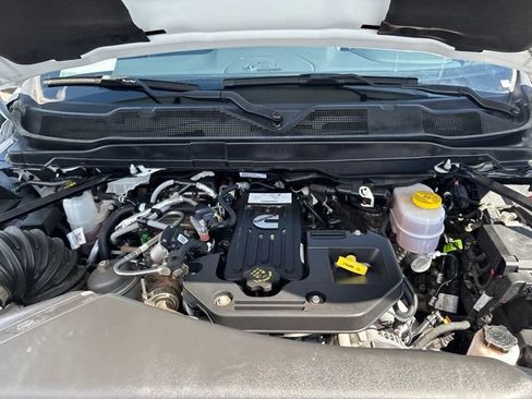 Used 2025 RAM 2500 Laramie AWD/4WD image 35