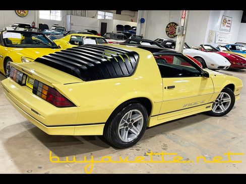 Used 1987 Chevrolet Camaro LT image 2