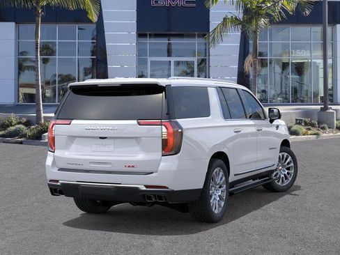 New 2026 GMC Yukon XL Denali w/ Denali Reserve Package AWD/4WD image 4