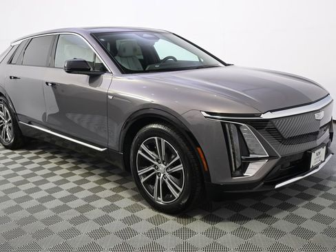 New 2025 Cadillac Lyriq Luxury AWD/4WD image 8