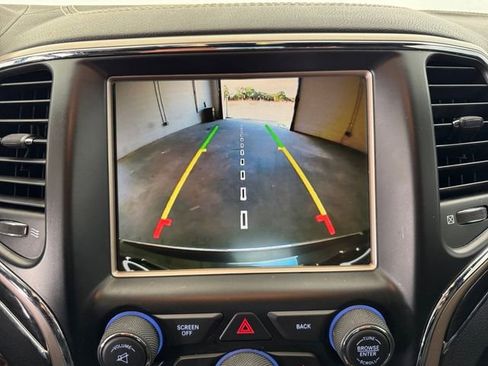 Used 2015 Jeep Grand Cherokee Overland image 9