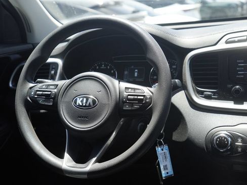 Used 2017 Kia Sorento FWD image 29