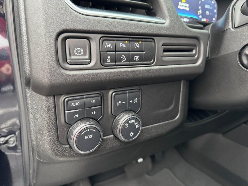Used 2023 Chevrolet Tahoe Z71 w/ Luxury Package AWD/4WD image 18