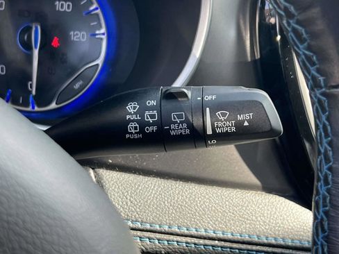 Used 2021 Chrysler Pacifica Touring-L w/ Uconnect Theater Family Group FWD image 24