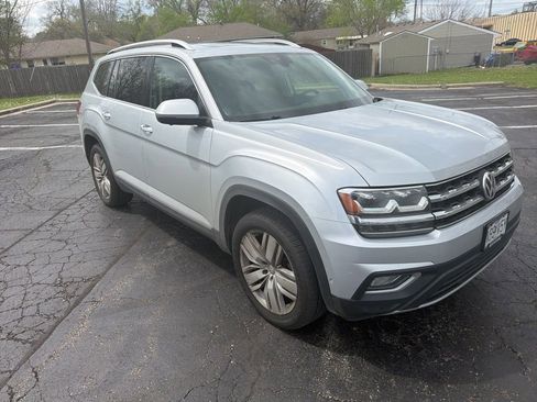 Used 2018 Volkswagen Atlas SEL Premium image 4