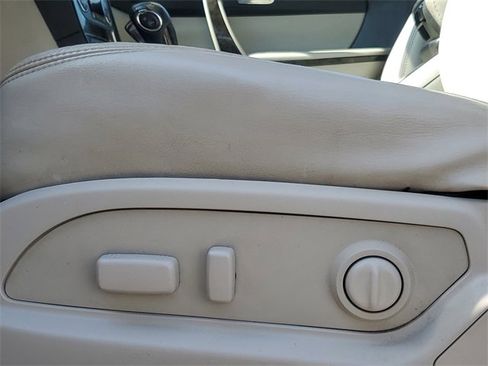 Used 2012 GMC Acadia Denali image 8