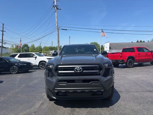 Used 2024 Toyota Tacoma SR AWD/4WD image 8