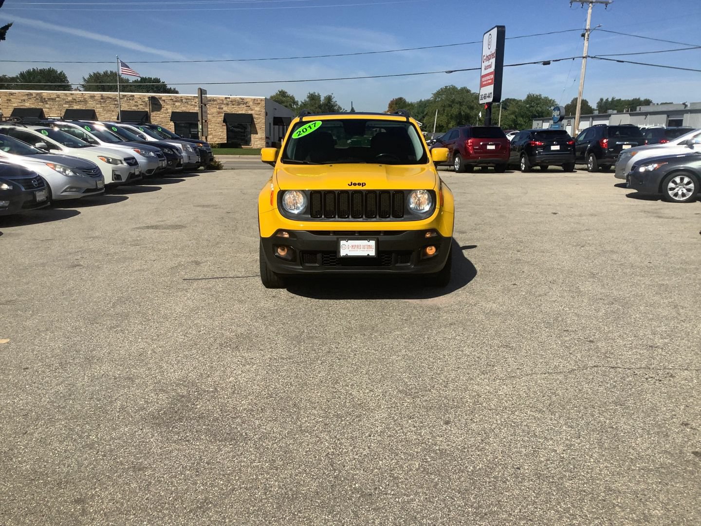 Used 2017 Jeep Renegade Altitude AWD/4WD image 3