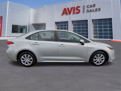 Used 2024 Toyota Corolla LE image 5