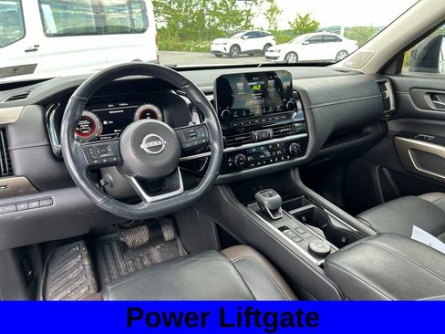 Used 2023 Nissan Pathfinder Platinum AWD/4WD image 18