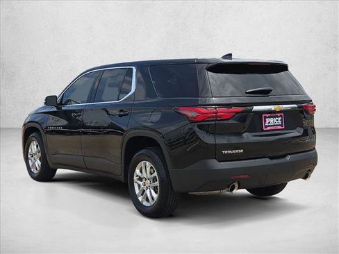 Used 2023 Chevrolet Traverse LS w/ Safety Package FWD image 8