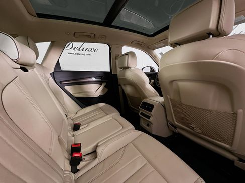 Used 2024 Audi Q5 e Premium Plus w/ Premium Plus Package image 29