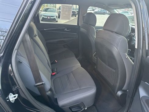 Used 2017 Kia Sorento LX image 20
