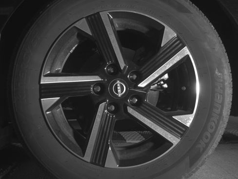 Used 2025 Nissan Sentra SV FWD image 14