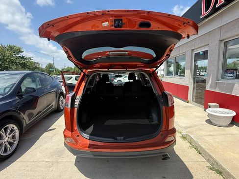 Used 2016 Toyota RAV4 LE AWD/4WD image 21