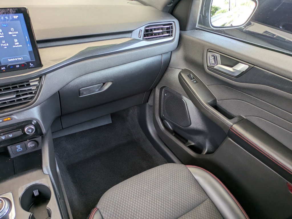 Used 2023 Ford Escape ST-Line w/ Tech Pack #1 FWD image 18