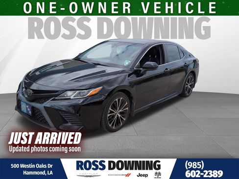 Used 2018 Toyota Camry SE w/ Moonroof Package FWD image 1