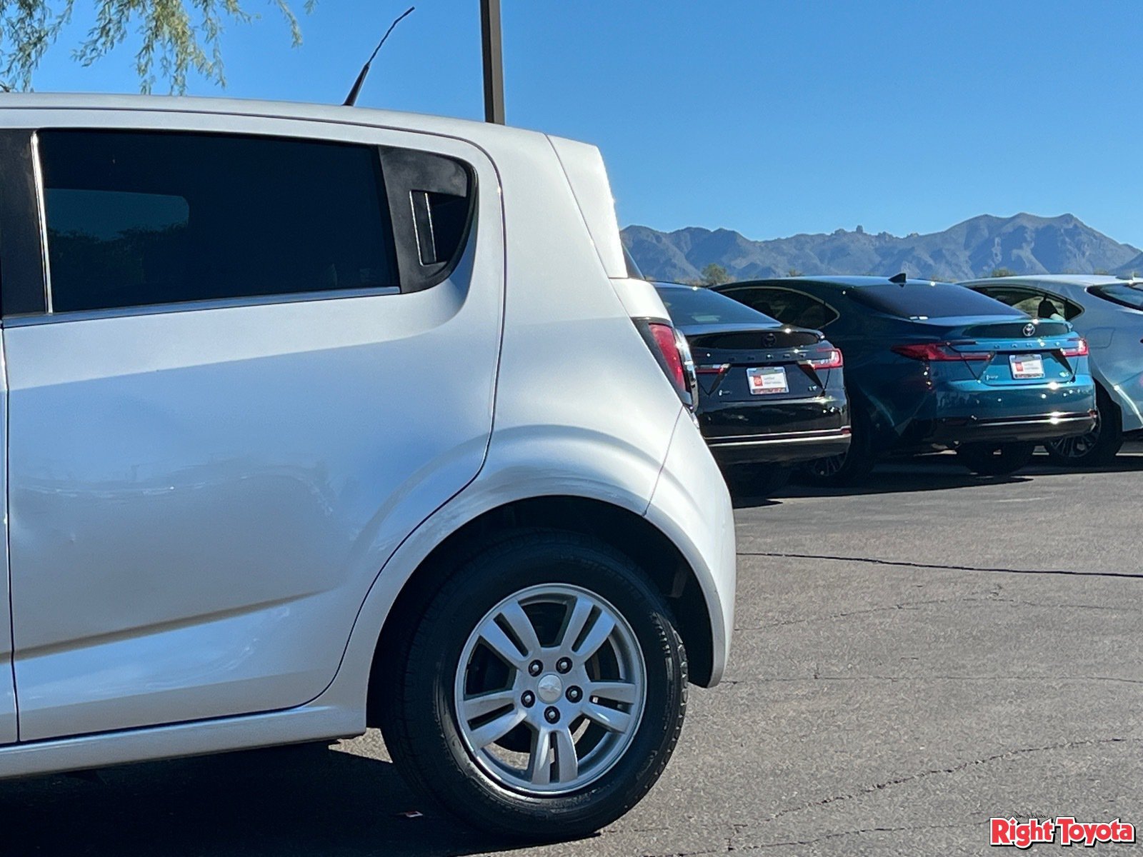 Used 2014 Chevrolet Sonic LT FWD image 10