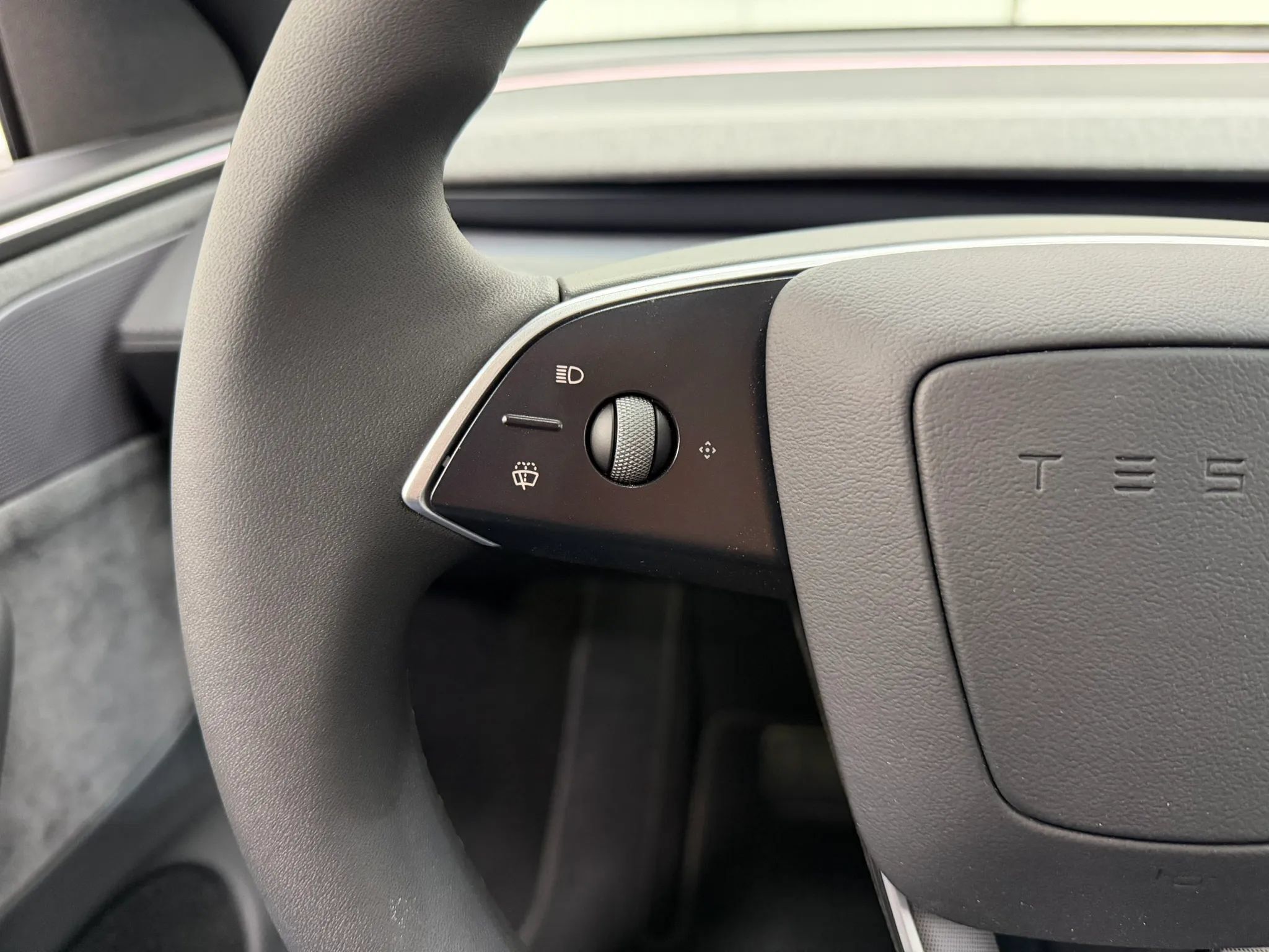 Used 2026 Tesla Model Y AWD image 27