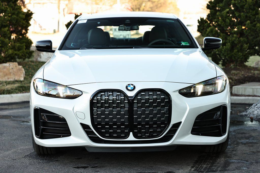 Used 2025 BMW 430i Coupe w/ M Sport Package RWD image 14