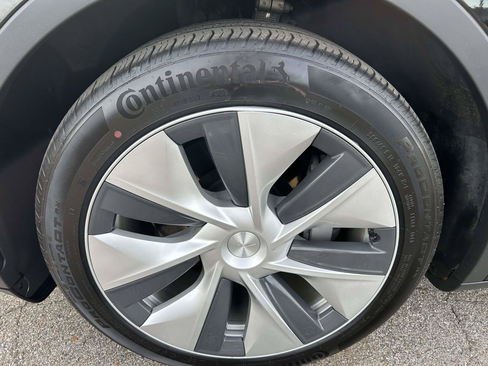 Used 2022 Tesla Model Y Long Range AWD/4WD image 17