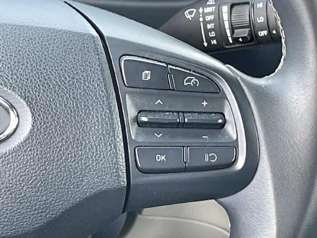 Used 2023 Hyundai Venue Limited w/ Cargo Package FWD image 13